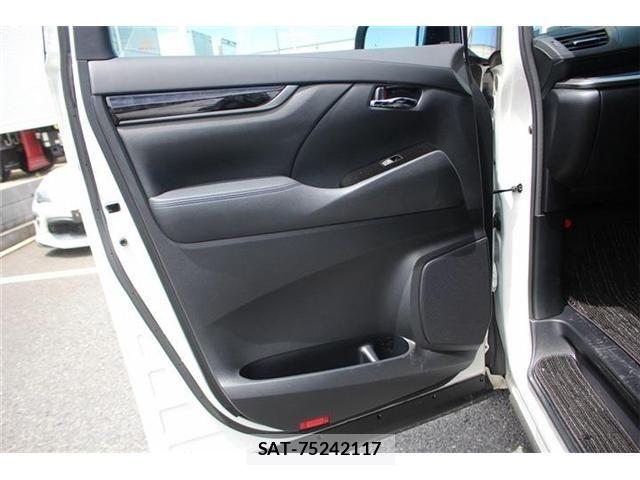 Toyota VELLFIRE 2020-12 8247013-19