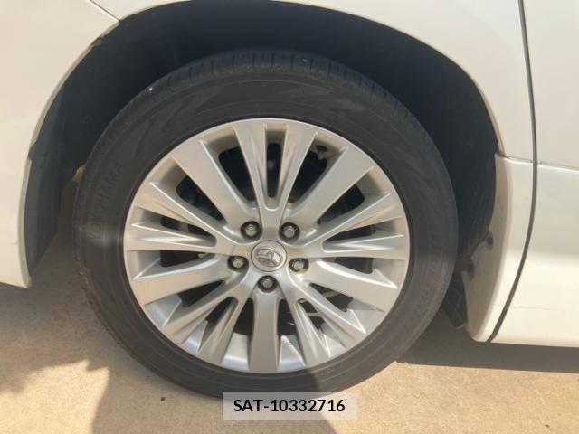 Toyota VELLFIRE 2012-02 8247022-9