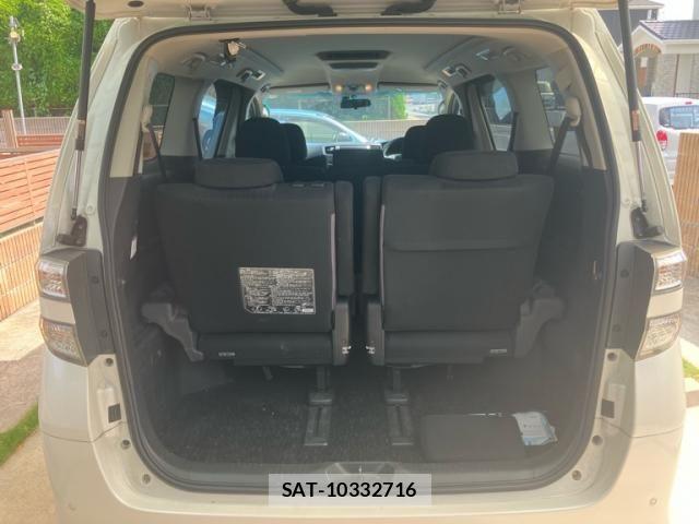 Toyota VELLFIRE 2012-02 8247022-6