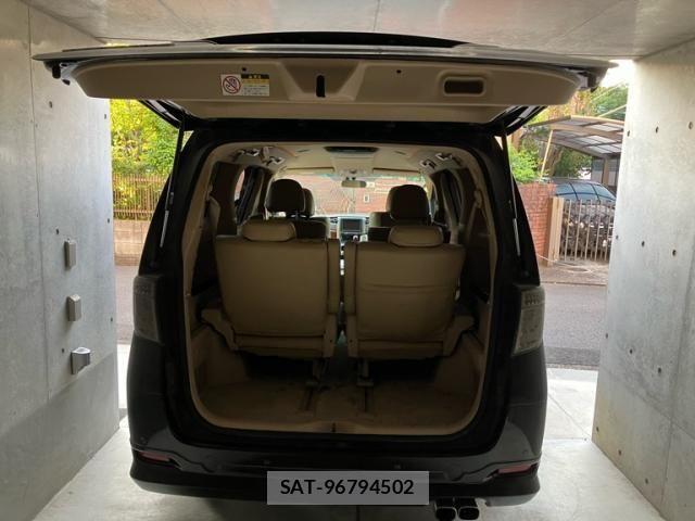 Toyota VELLFIRE 2008-07 8247023-6