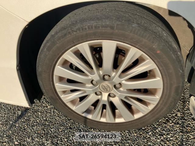 Toyota VELLFIRE 2013-04 8317804-9