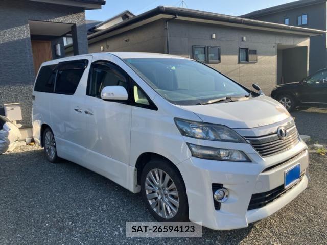 Toyota VELLFIRE 2013-04 8317804-1