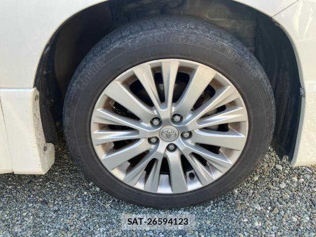 Toyota VELLFIRE 2013-04 8317804-2