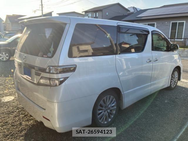 Toyota VELLFIRE 2013-04 8317804-6
