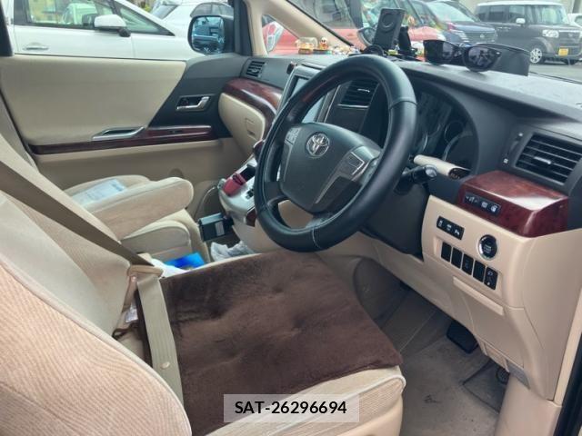 Toyota VELLFIRE 2010-05 8317811-9