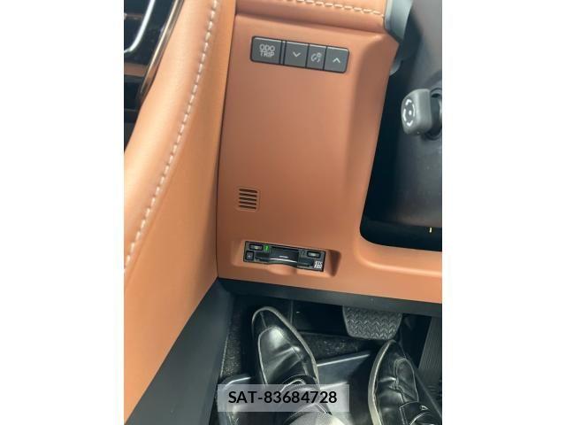 Toyota VELLFIRE 2025-06 8317784-23