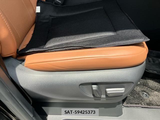 Toyota VELLFIRE 2024-03 8317786-15