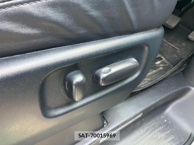 Toyota VELLFIRE 2014-12 8317802-15