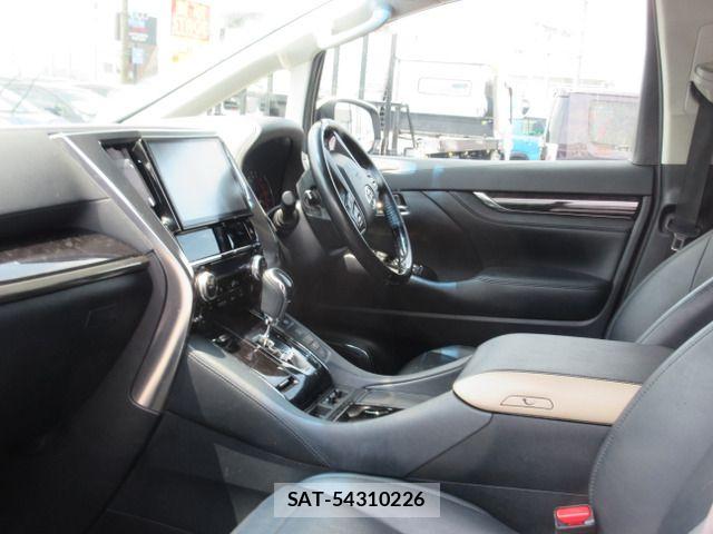 Toyota VELLFIRE 2018-08 8317788-2