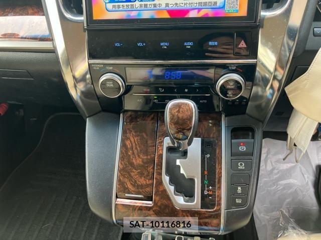 Toyota VELLFIRE 2018-07 8317794-21