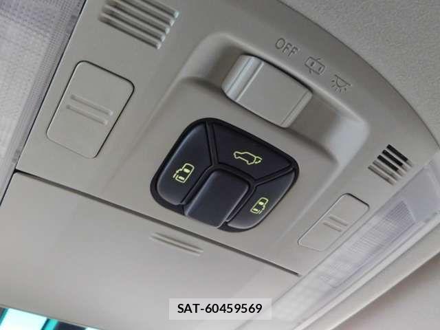 Toyota VELLFIRE 2013-08 8317791-9