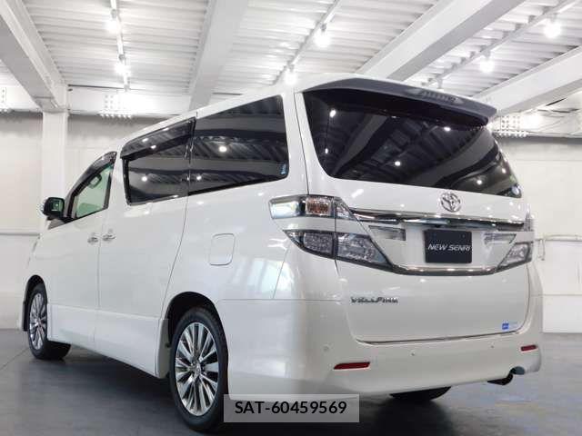Toyota VELLFIRE 2013-08 8317791-1