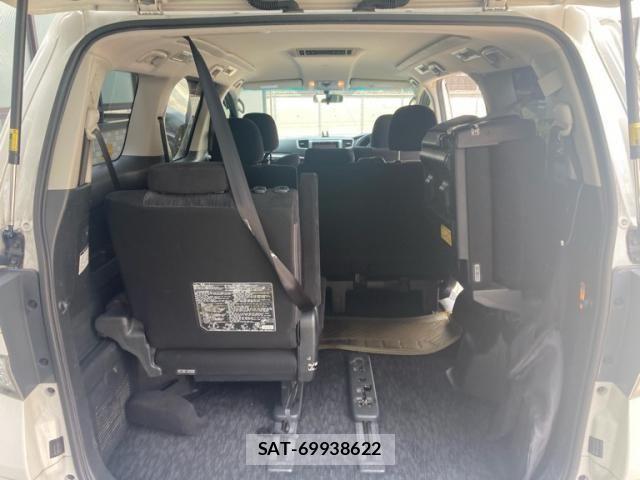 Toyota VELLFIRE 2013-02 8338320-13
