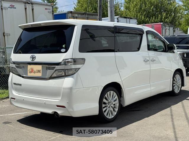 Toyota VELLFIRE 2013-07 8338316-1