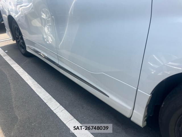 Toyota VELLFIRE 2017-12 8338302-8
