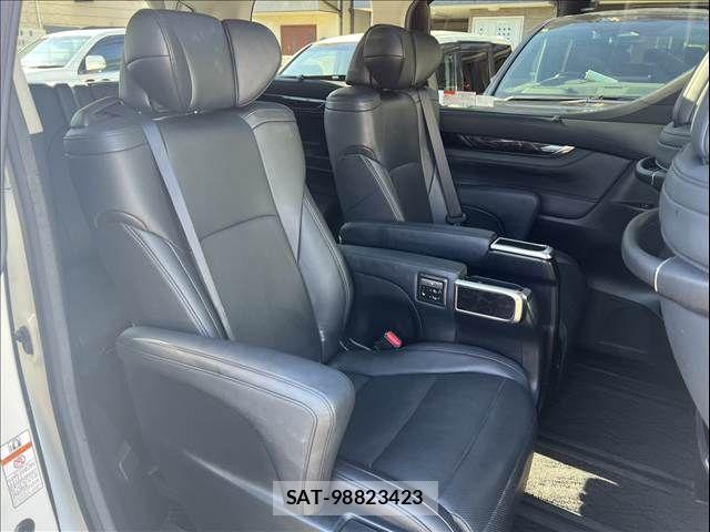 Toyota VELLFIRE 2018-08 8338297-13