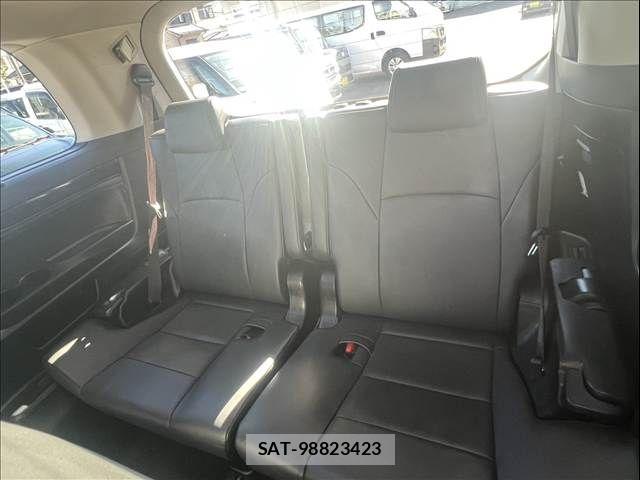 Toyota VELLFIRE 2018-08 8338297-16