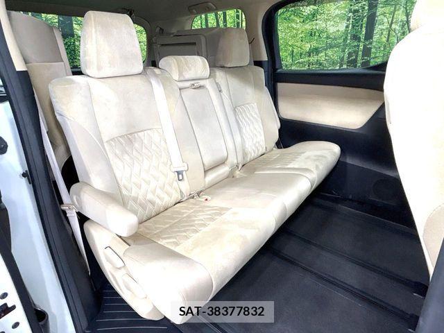 Toyota VELLFIRE 2018-07 8338304-9