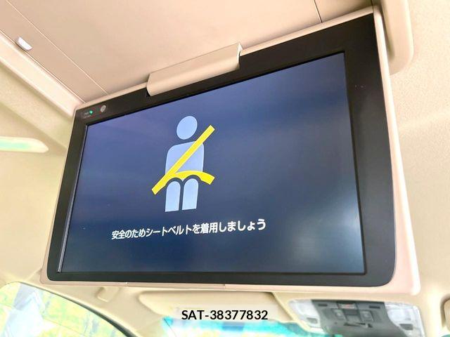 Toyota VELLFIRE 2018-07 8338304-1