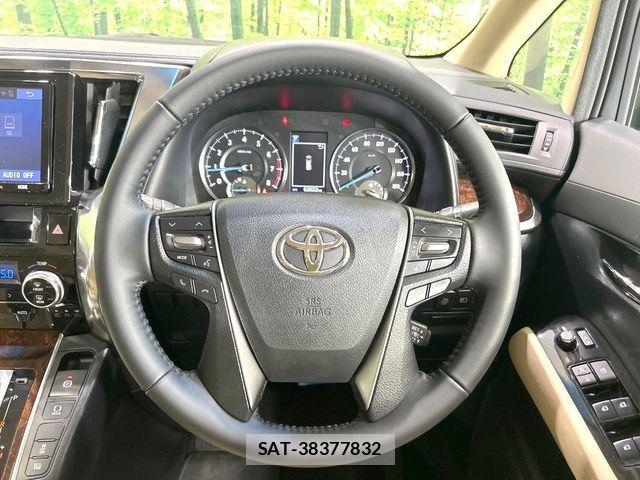 Toyota VELLFIRE 2018-07 8338304-7