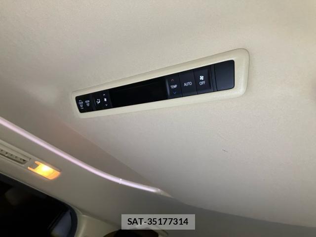 Toyota VELLFIRE 2019-04 8355827-17
