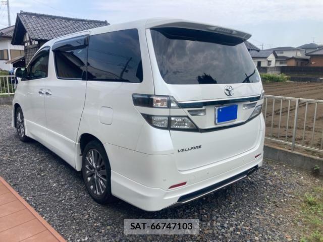 Toyota VELLFIRE 2013-09 8355831-2