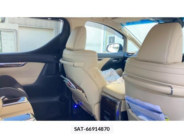 Toyota VELLFIRE 2018-11 8369528-11