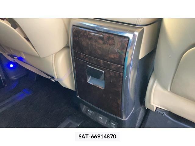 Toyota VELLFIRE 2018-11 8369528-18