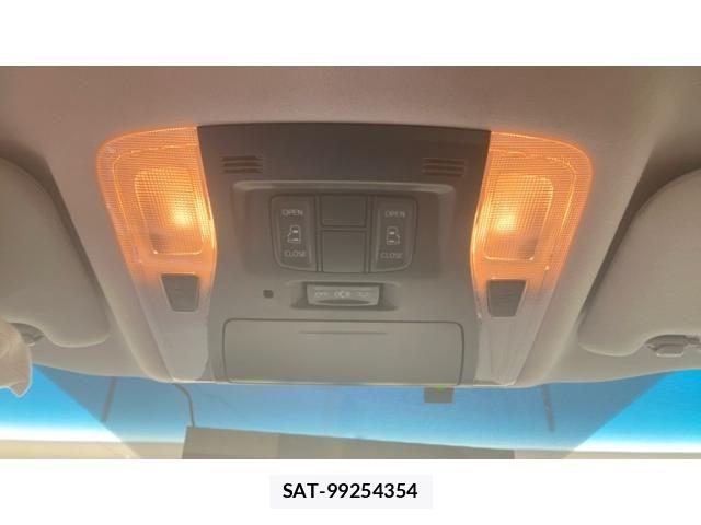 Toyota VELLFIRE 2017-02 8369532-16