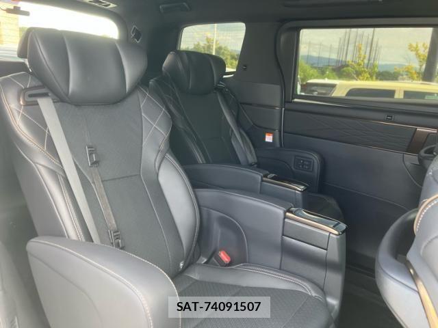 Toyota VELLFIRE 2024-03 8369517-9