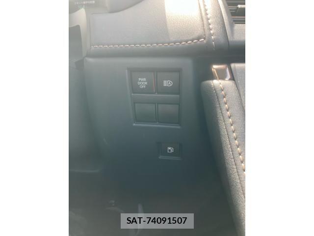 Toyota VELLFIRE 2024-03 8369517-18