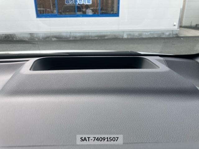 Toyota VELLFIRE 2024-03 8369517-19
