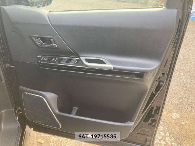 Toyota VELLFIRE 2014-11 8369538-10
