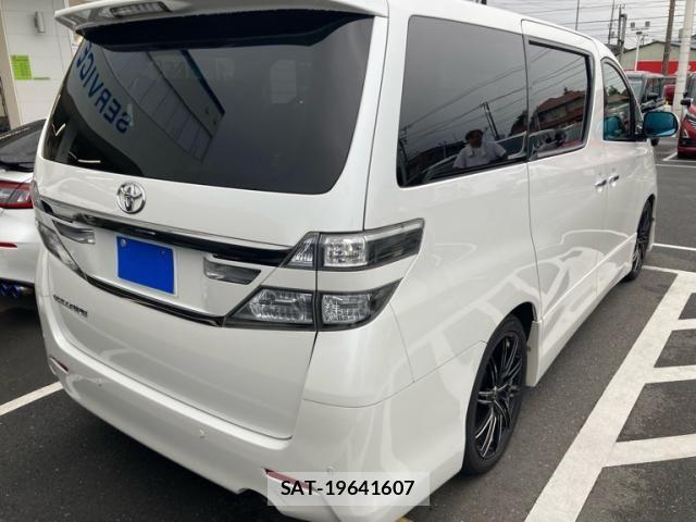 Toyota VELLFIRE 2014-07 8372318-10