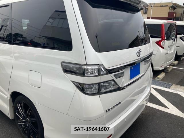Toyota VELLFIRE 2014-07 8372318-11