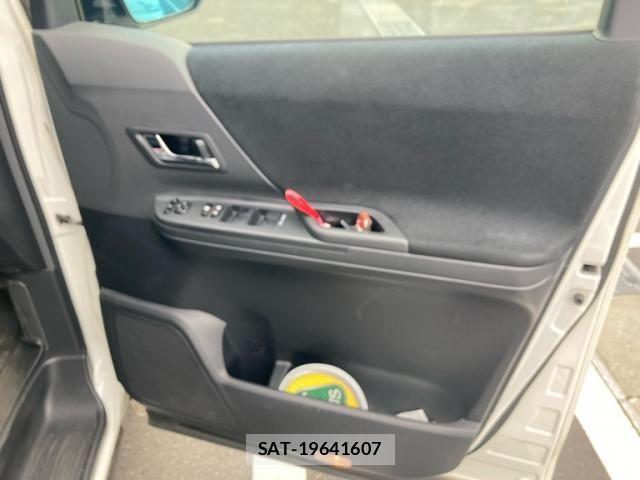 Toyota VELLFIRE 2014-07 8372318-17