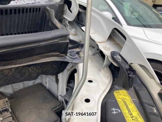 Toyota VELLFIRE 2014-07 8372318-26