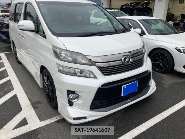 Toyota VELLFIRE 2014-07 8372318-2