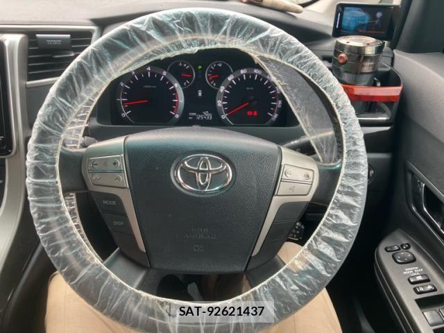 Toyota VELLFIRE 2008-10 8415617-18