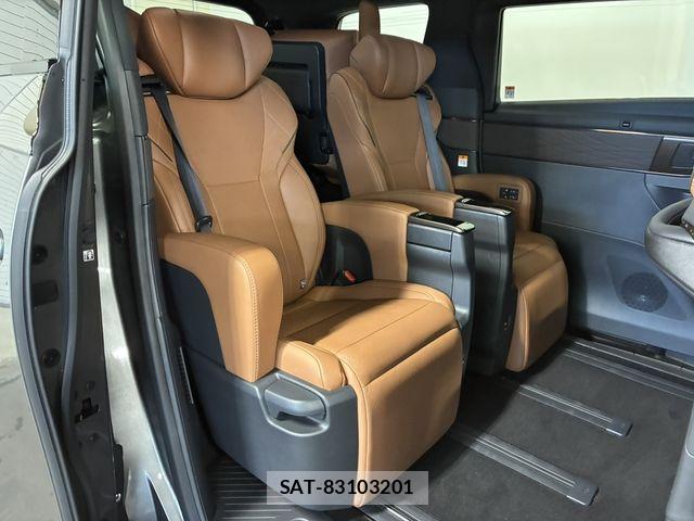 Toyota VELLFIRE 2026-04 8415588-15