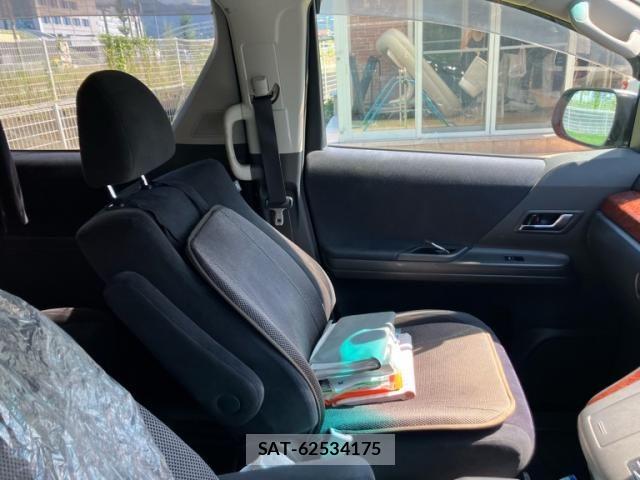Toyota VELLFIRE 2009-09 8415636-6