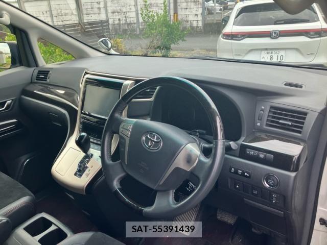 Toyota VELLFIRE 2012-11 8415638-9