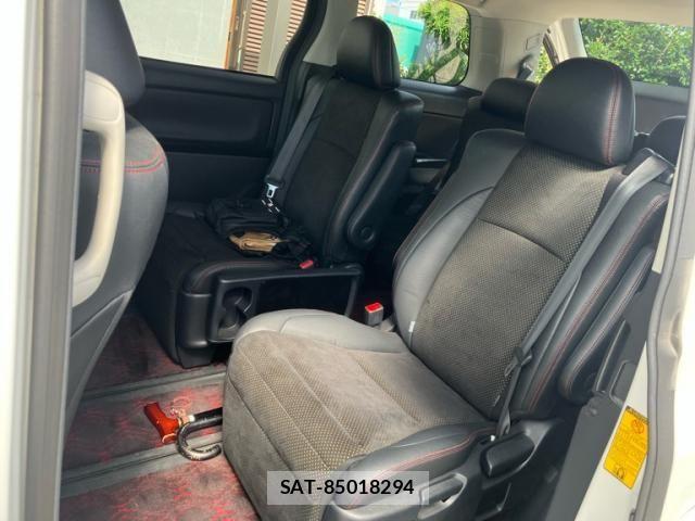 Toyota VELLFIRE 2014-10 8458684-9
