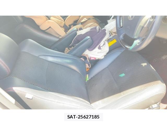 Toyota VELLFIRE 2014-03 8458691-16