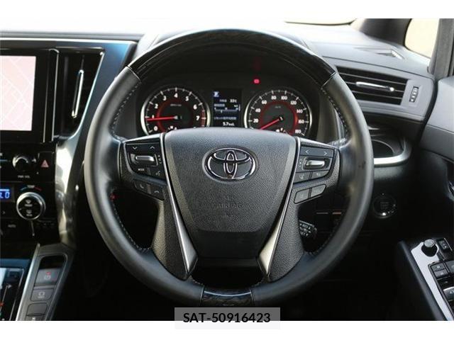 Toyota VELLFIRE 2020-07 8458675-17