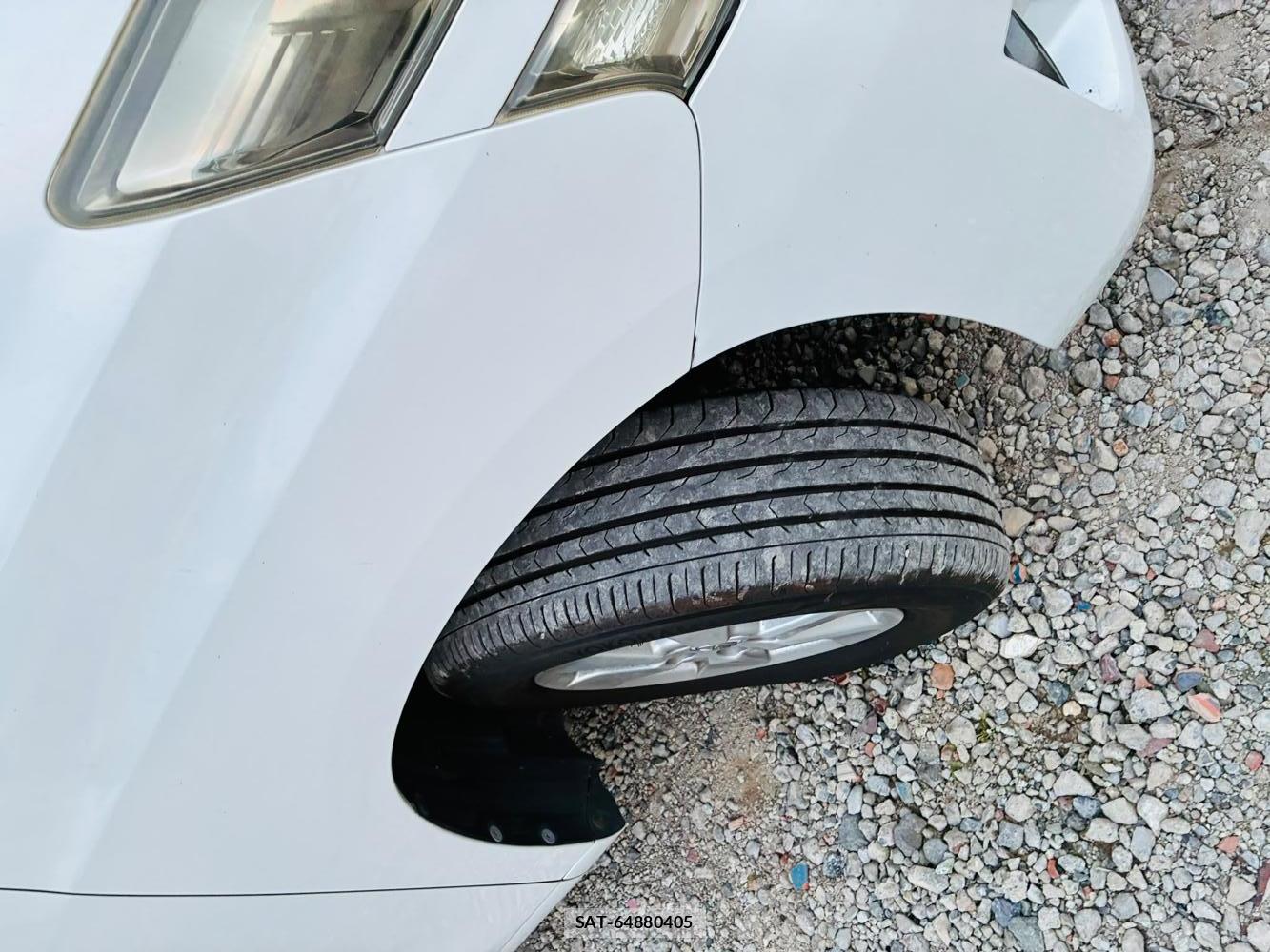 Toyota VELLFIRE 2010 8252230-33