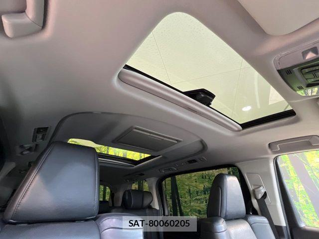 Toyota VELLFIRE 2017-09 8563890-2