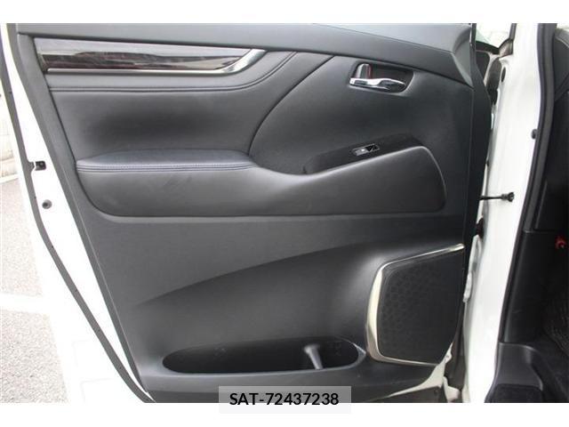 Toyota VELLFIRE 2018-04 8563895-24