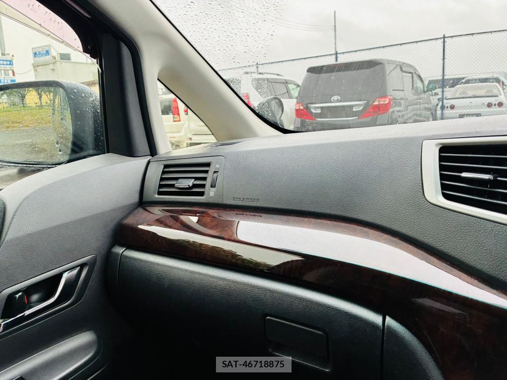 Toyota VELLFIRE 2012-04 8427869-20