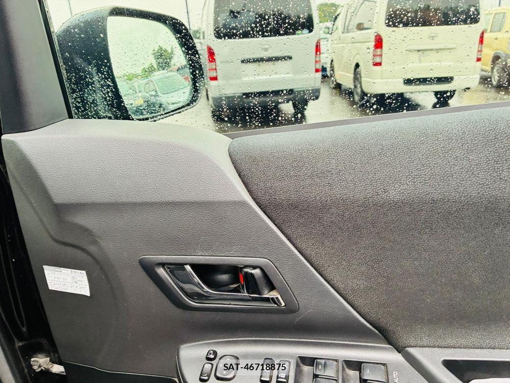 Toyota VELLFIRE 2012-04 8427869-23